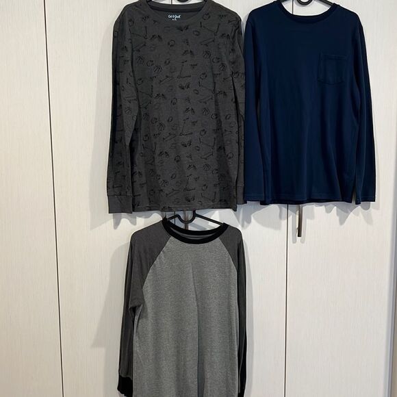 🎉Final Deal 🎉Long sleeve bundle 3 - Picture 1 of 8